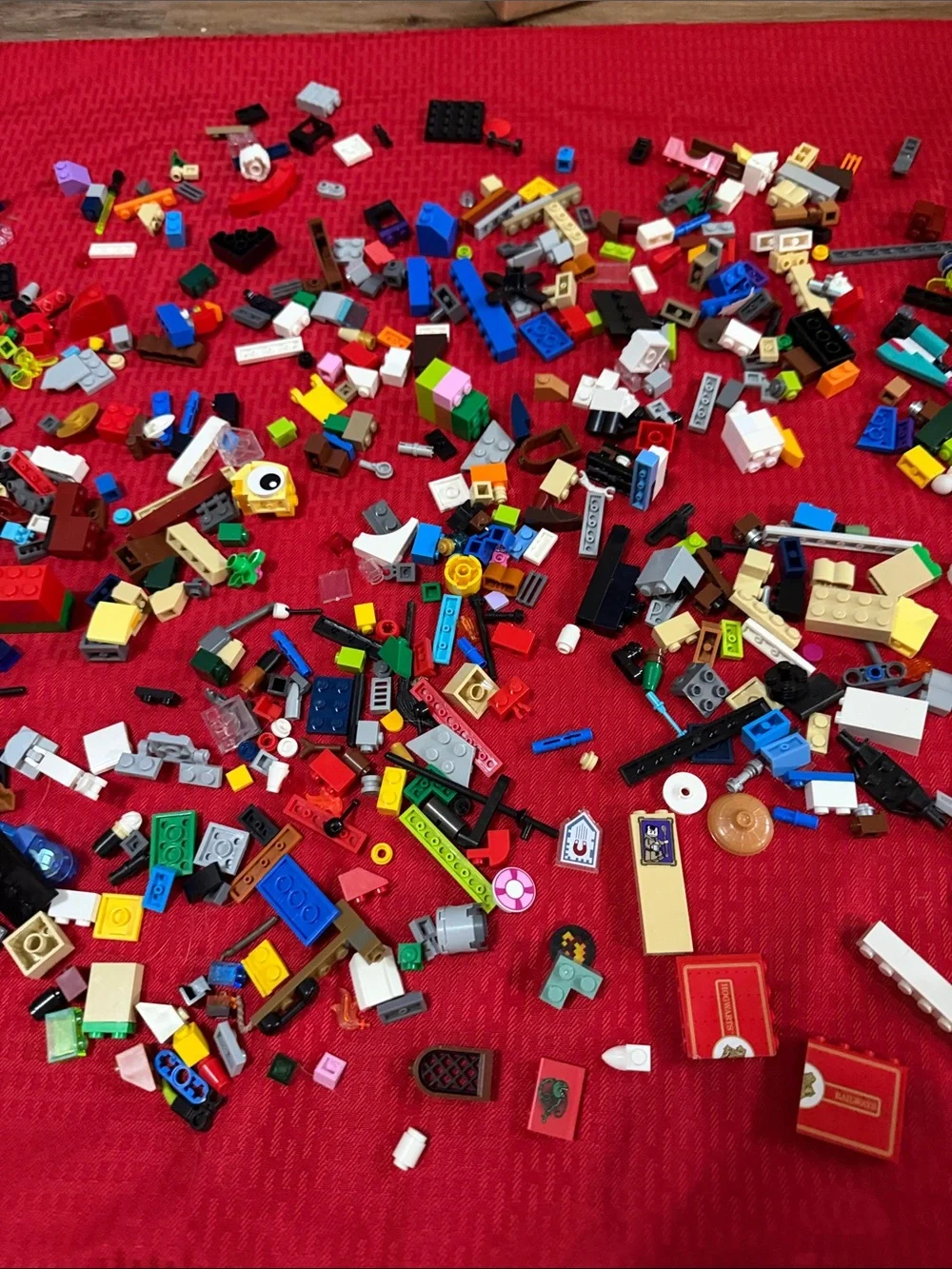 Lego mixed lot vintage pieces w minifigures